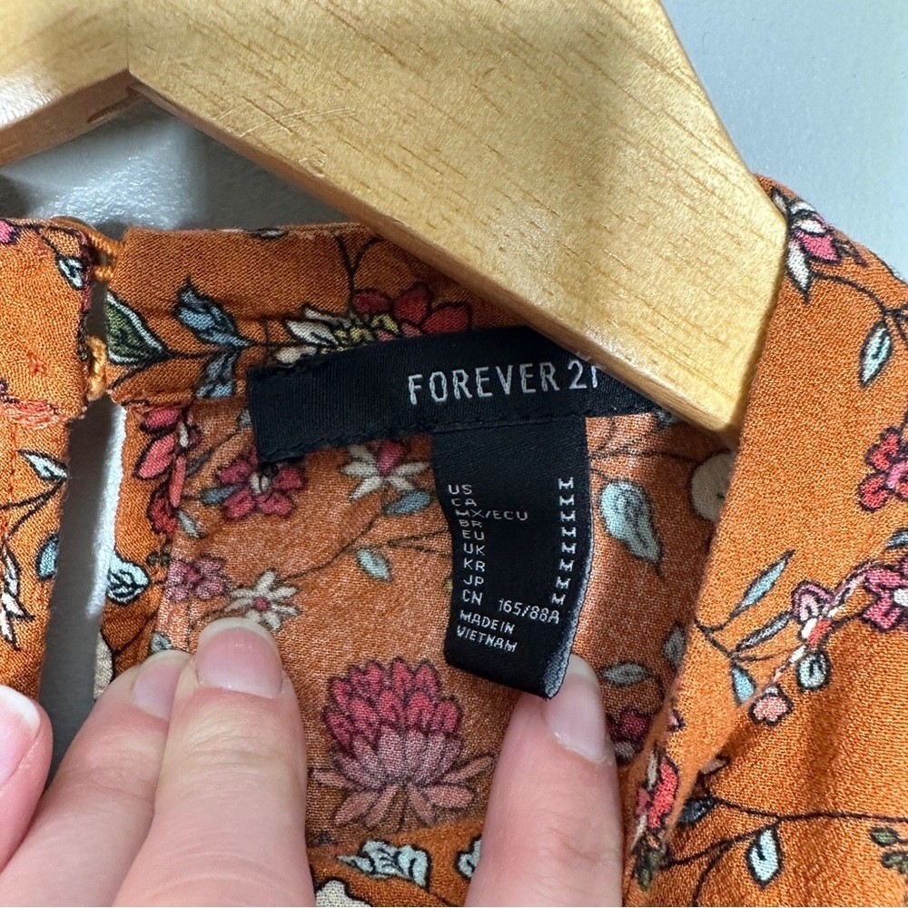 Forever 21 mock neck floral ruffle blouse - Picture 4 of 6